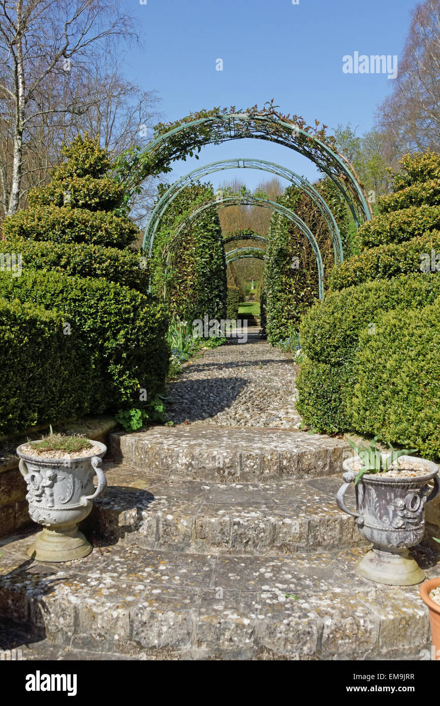 Topiary avec arches rose Banque D'Images