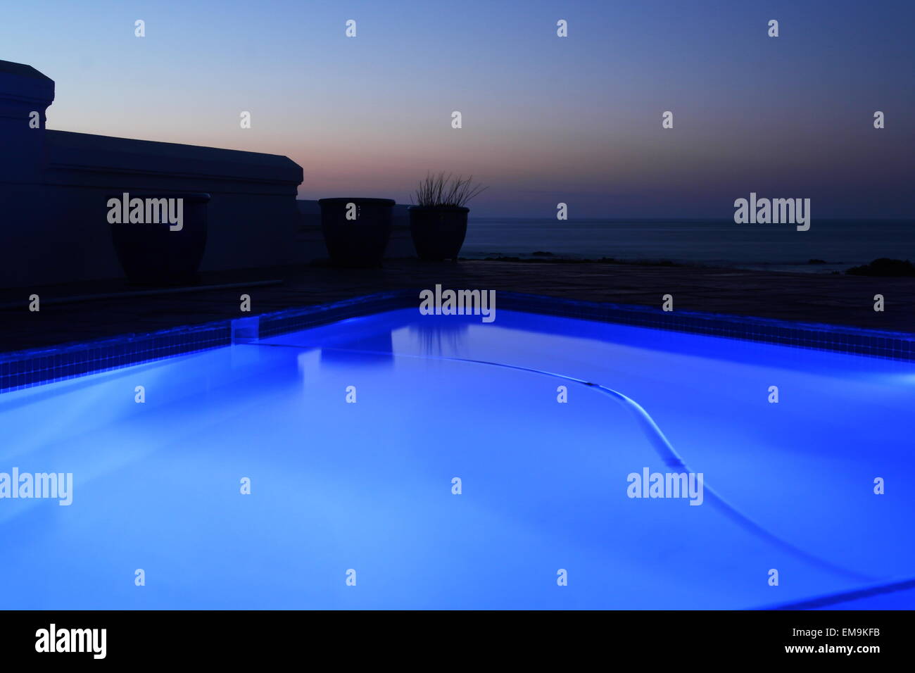 piscine de nuit Banque D'Images