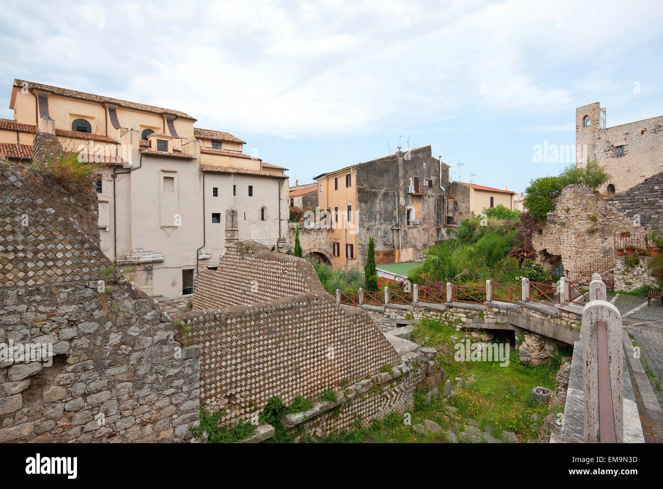 Terracina, ruines de maisons entre Capitolium, lazio, Italie Banque D'Images