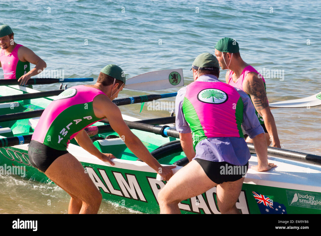 Compétition traditionnelle de surf sur la plage de bilgola, plages du nord de Sydney, Australie Banque D'Images