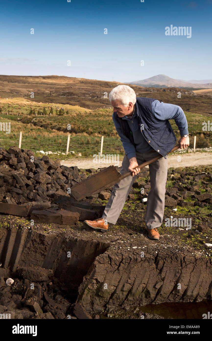 L'Irlande, Co Galway, le Connemara Patrimoine & Histoire Centre, Martin Walsh gazon coupe Banque D'Images