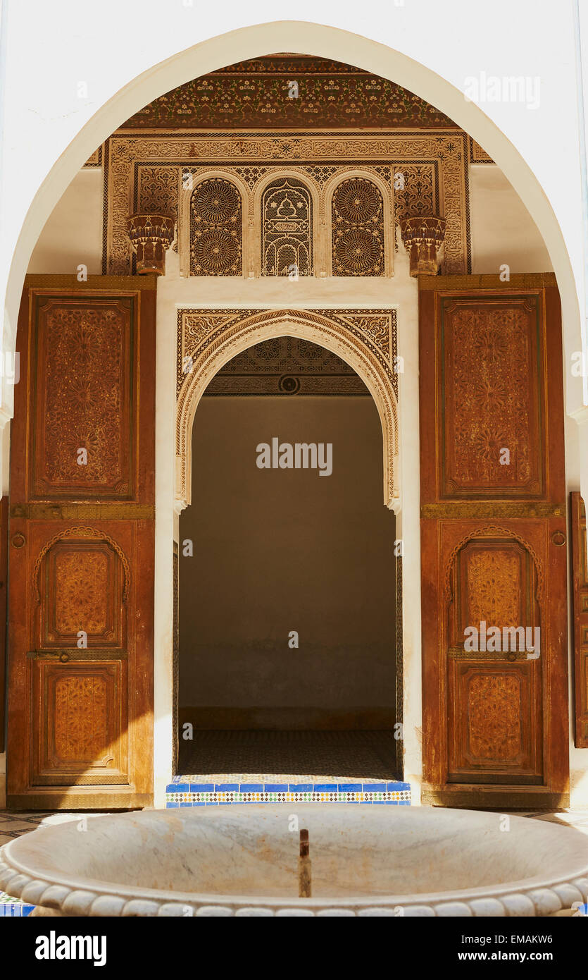 Porte ouvragée, Palais Bahia, Marrakech, Maroc Banque D'Images