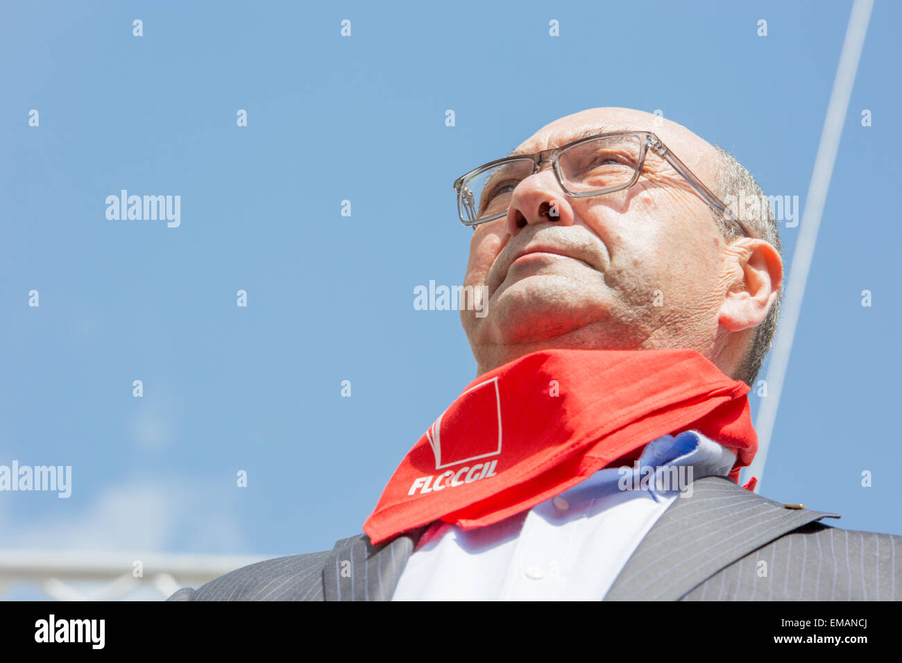 Rome, Italie. 18 avr, 2015. Domenico Pantaleo (R), Secrétaire général de la Fédération des travailleurs de la connaissance la CGIL. © Davide Fracassi/Pacific Press/Alamy Live News Banque D'Images