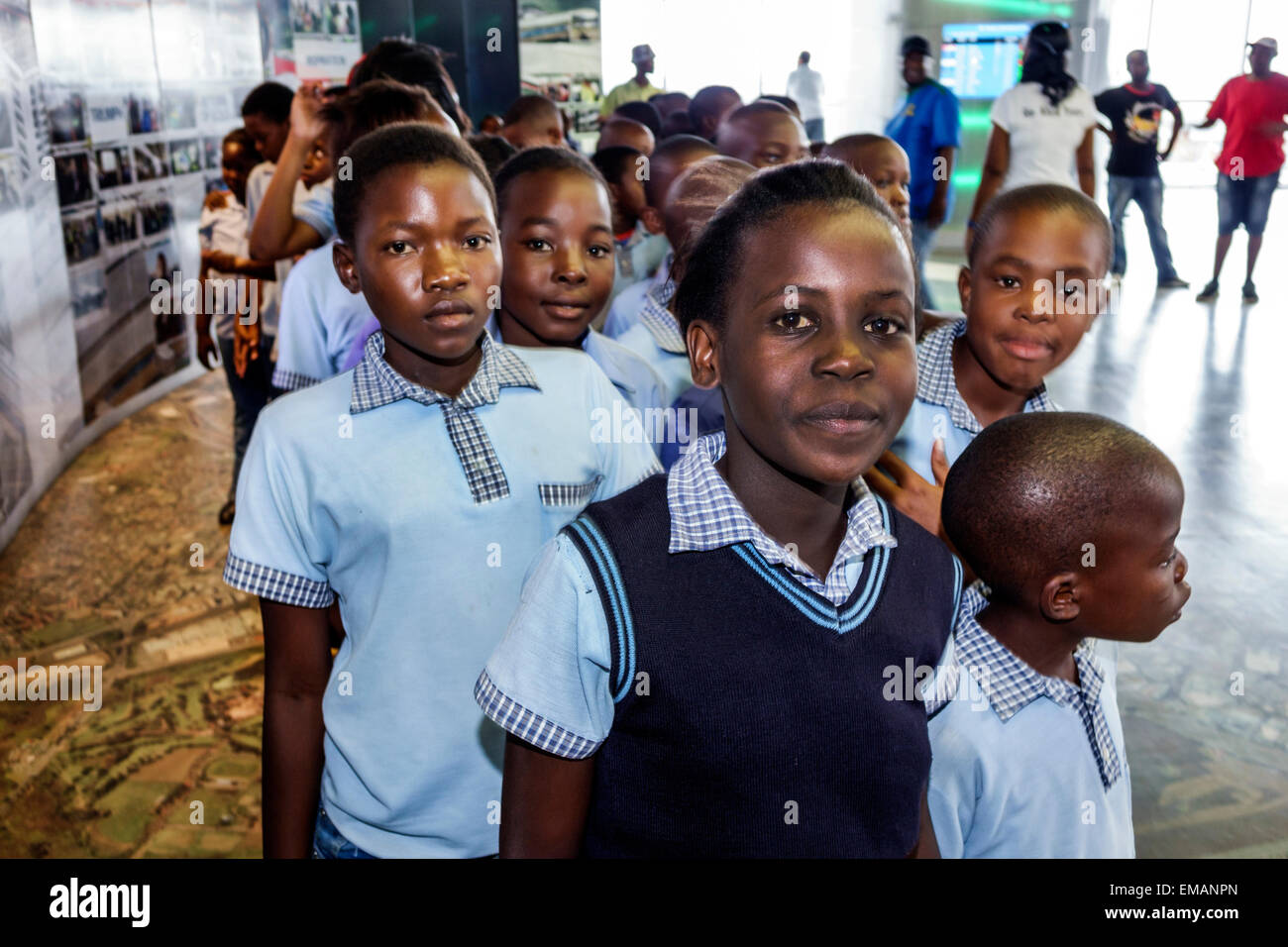Johannesburg Afrique du Sud,African O. R. Tambo International Airport,terminal,porte,voyage de classe,Black Blacks Africains ethnie minoritaire,homme Banque D'Images