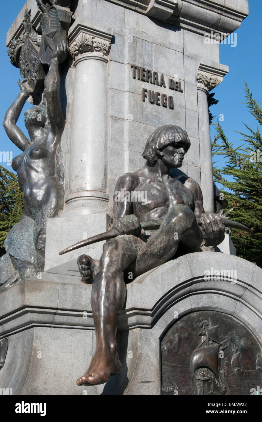 Statue de Magellan, qui a découvert ces détroits, sur la place de la ville de Punta Arenas, Chili Banque D'Images
