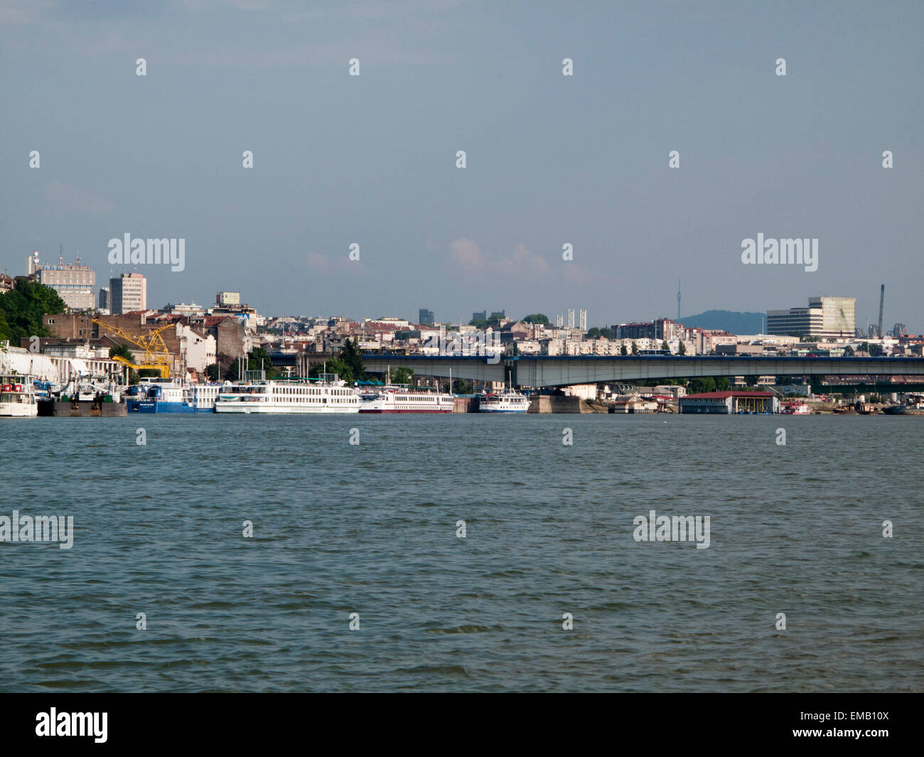 Vue sur Belgrade en Serbie vu de la rivière Danube Banque D'Images