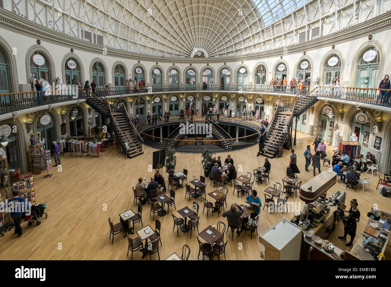 Le Leeds Corn Exchange est un bâtiment victorien à Leeds, West Yorkshire, Angleterre, qui a été conçu par Cuthbert Brodrick Banque D'Images