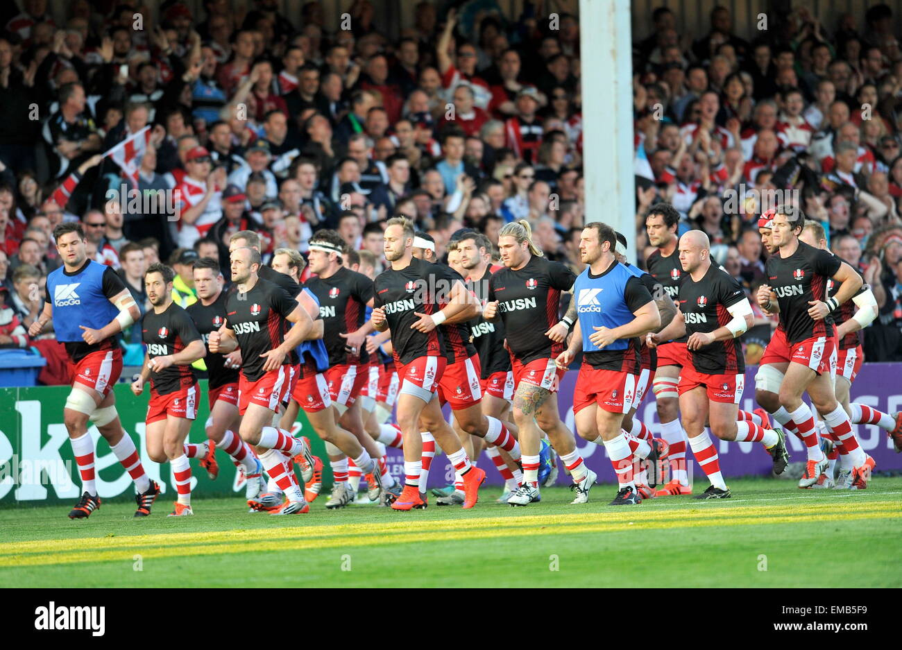 Gloucester, Royaume-Uni. 18 avr, 2015. Gloucester passer le faire avant l'Rugby Challenge Cup demi-finale entre Gloucester Rugby vs Exeter Chiefs au stade Kingsholm Credit : Action Plus Sport/Alamy Live News Banque D'Images