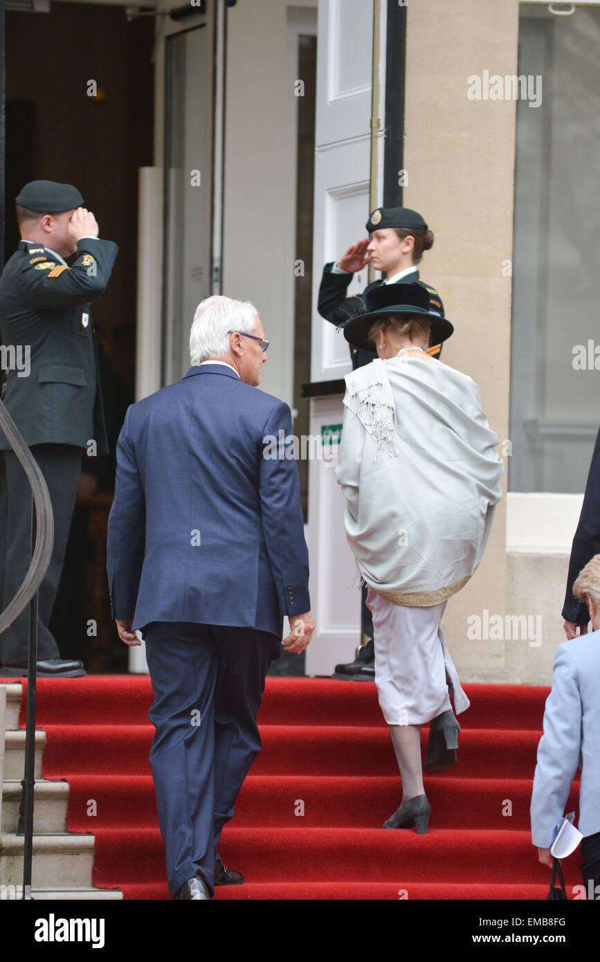 Haut-commissariat du Canada, Trafalgar Square, Londres, Royaume-Uni. 19 avril 2015. La princesse Alexandra arrive à la Haute Commission après la cérémonie dans Green Park. Les régiments et vous montez au Monument commémoratif de guerre du Canada à Green Park pour une cérémonie et dépôt de gerbe. Trois régiments canadiens commémorent leurs rôles dans la deuxième bataille d'Ypres de WW1 qui a eu lieu il y a 100 ans. La bataille fut la première fois que l'Allemagne utilisé des armes chimiques à grande échelle. Crédit : Matthieu Chattle/Alamy Live News Banque D'Images