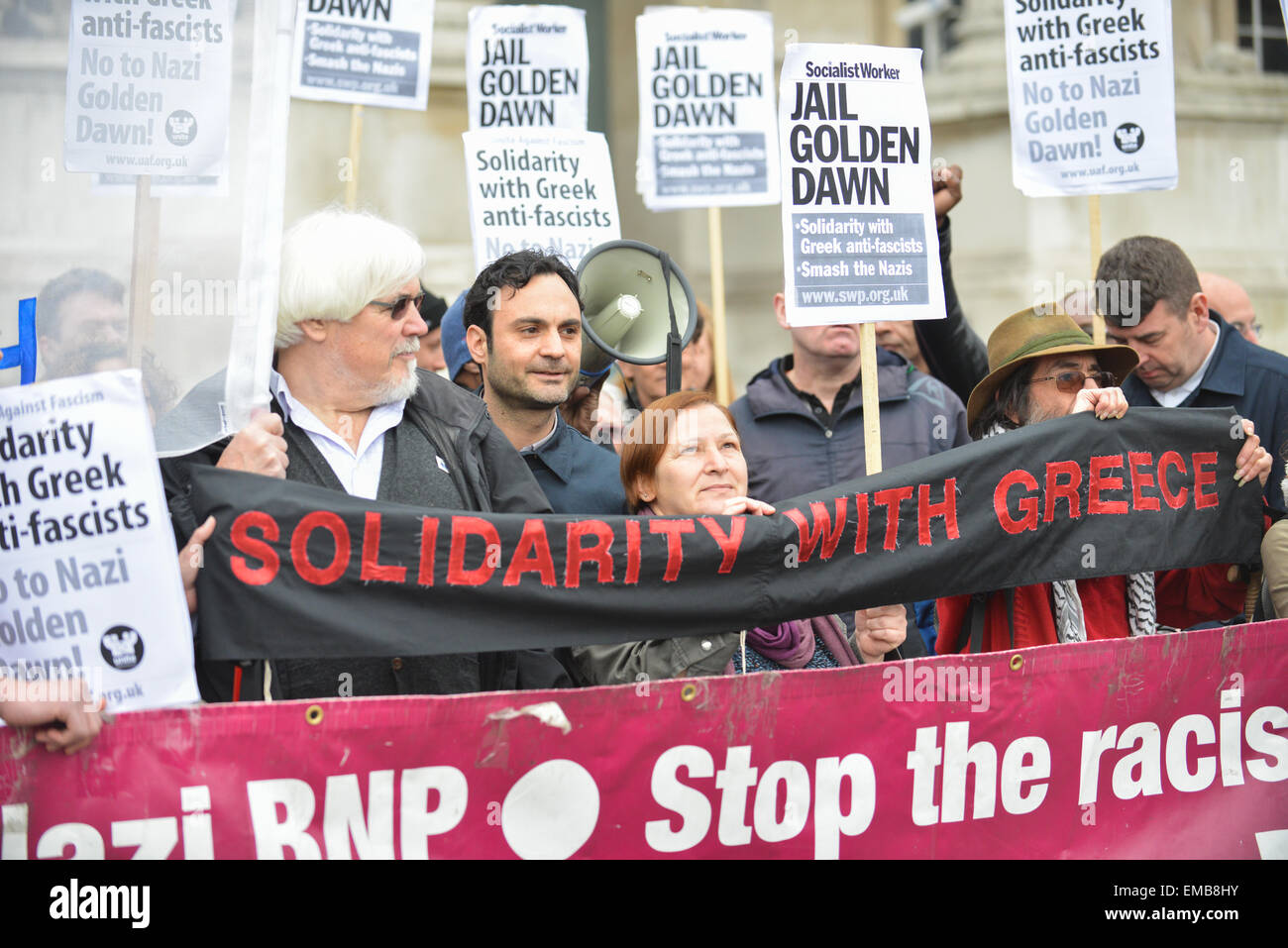 Trafalgar Square, Londres, Royaume-Uni. 19 avril 2015. Un groupe montrant leur solidarité avec l'étape anti fascistes grecs une démo à Trafalgar Square. Crédit : Matthieu Chattle/Alamy Live News Banque D'Images