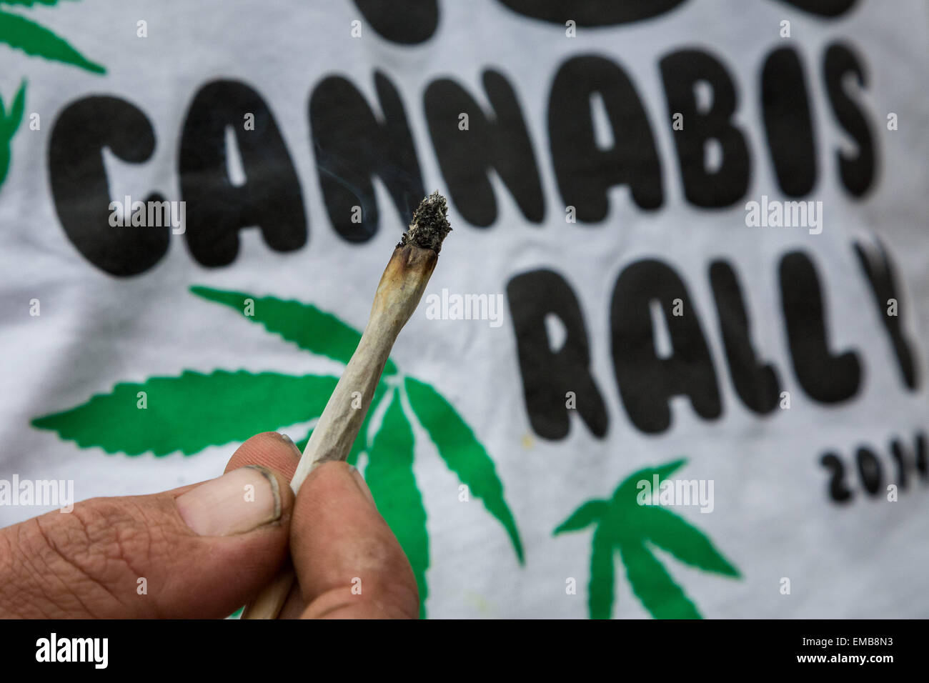 Londres, Royaume-Uni. 19 avril, 2015. Pro Rally annuel 420 Cannabis dans Hyde Park Crédit : Guy Josse/Alamy Live News Banque D'Images