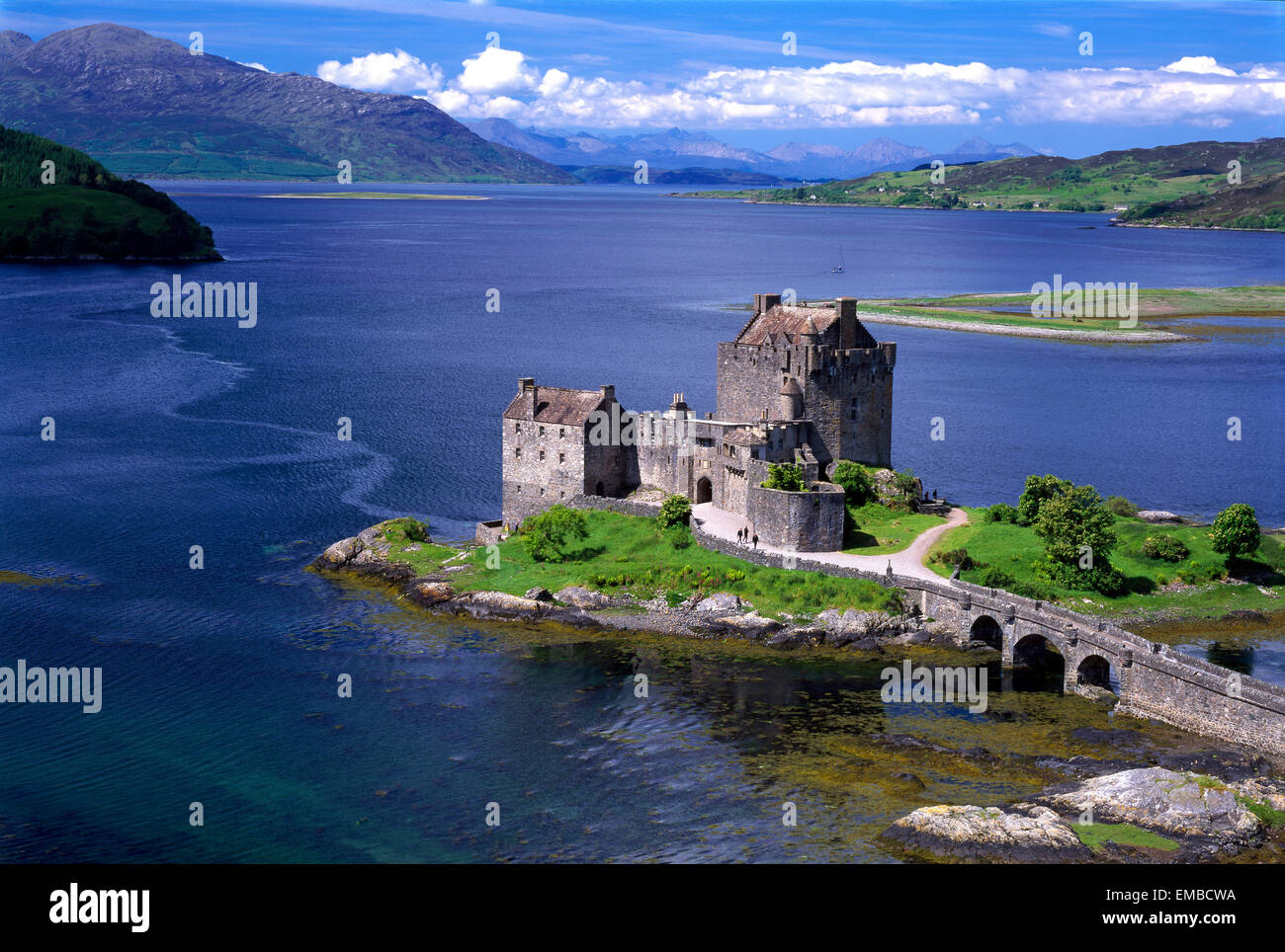 Le Château d'Eilean Donan, Loch Duich, Kyle of Lochalsh, Ecosse, Royaume-Uni Banque D'Images
