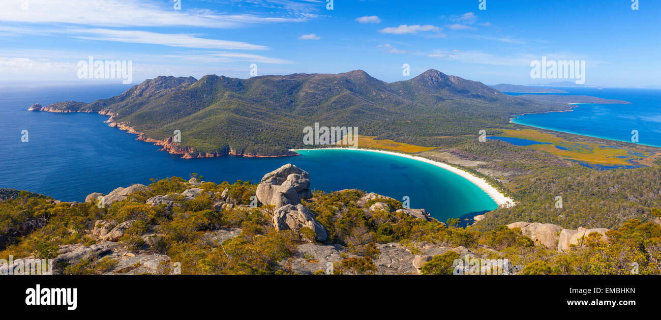Wineglass Bay à partir de Mt Amos - Parc national de Freycinet - Tasmanie - Australie Banque D'Images