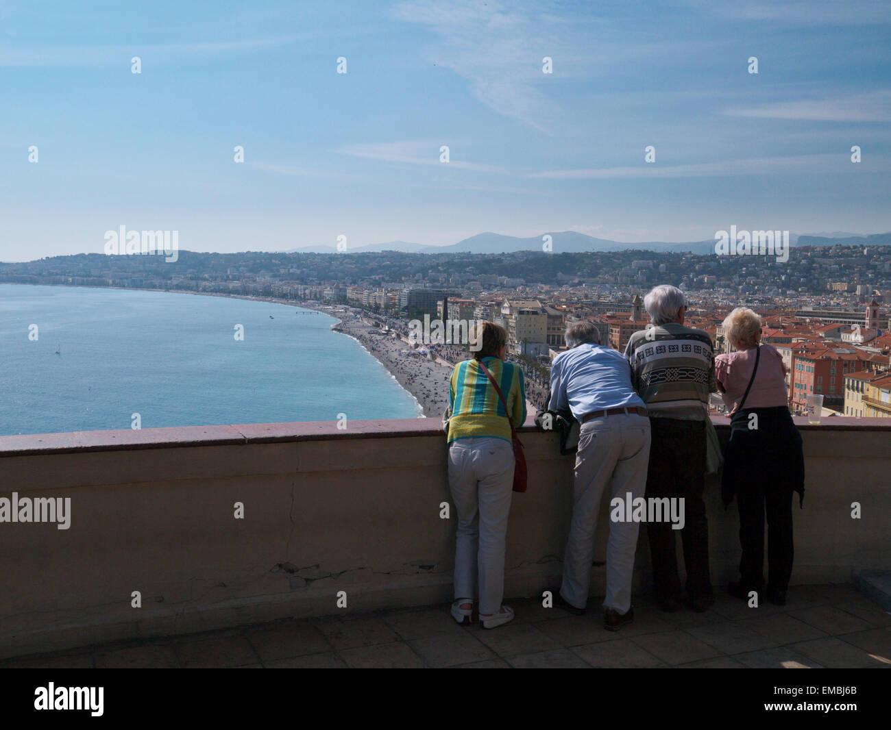 Les touristes admiring view Banque D'Images