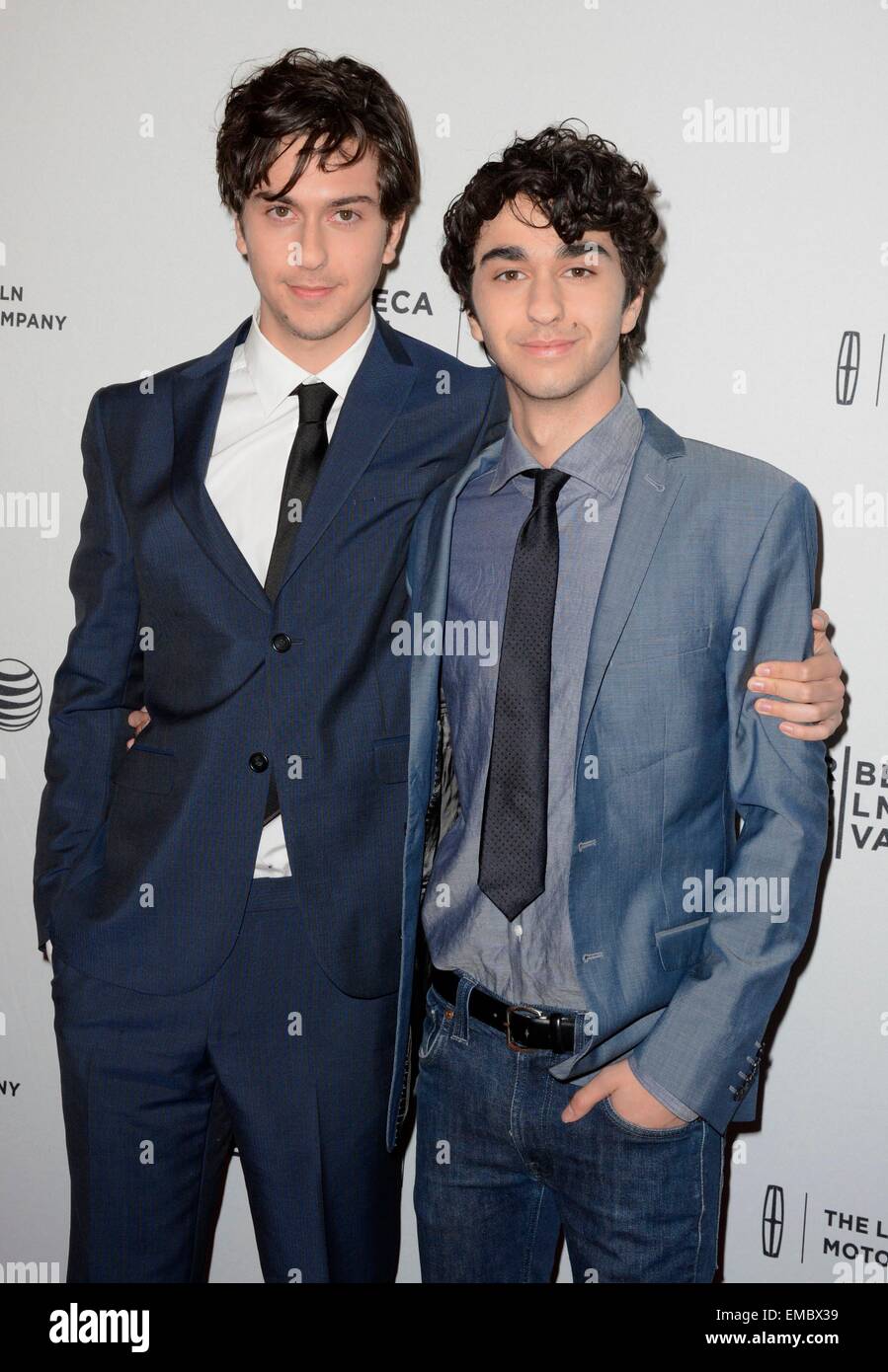 New York, NY, USA. Apr 19, 2015. Nat Wolff, Alex Wolff aux arrivées d'Ashby en première mondiale au Festival du film de Tribeca 2015, la School of Visual Arts (SVA) Theatre, New York, NY, 19 avril 2015. Credit : Derek Storm/Everett Collection/Alamy Live News Banque D'Images