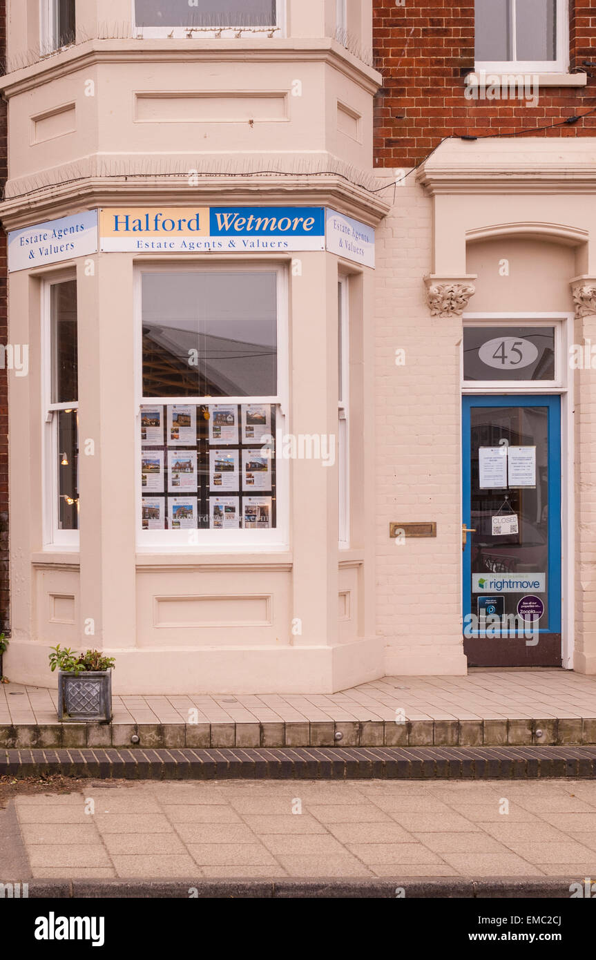 La fenêtre de l'agent immobilier Halford Wetmore, à Southwold, Suffolk , Angleterre , Angleterre , Royaume-Uni Banque D'Images