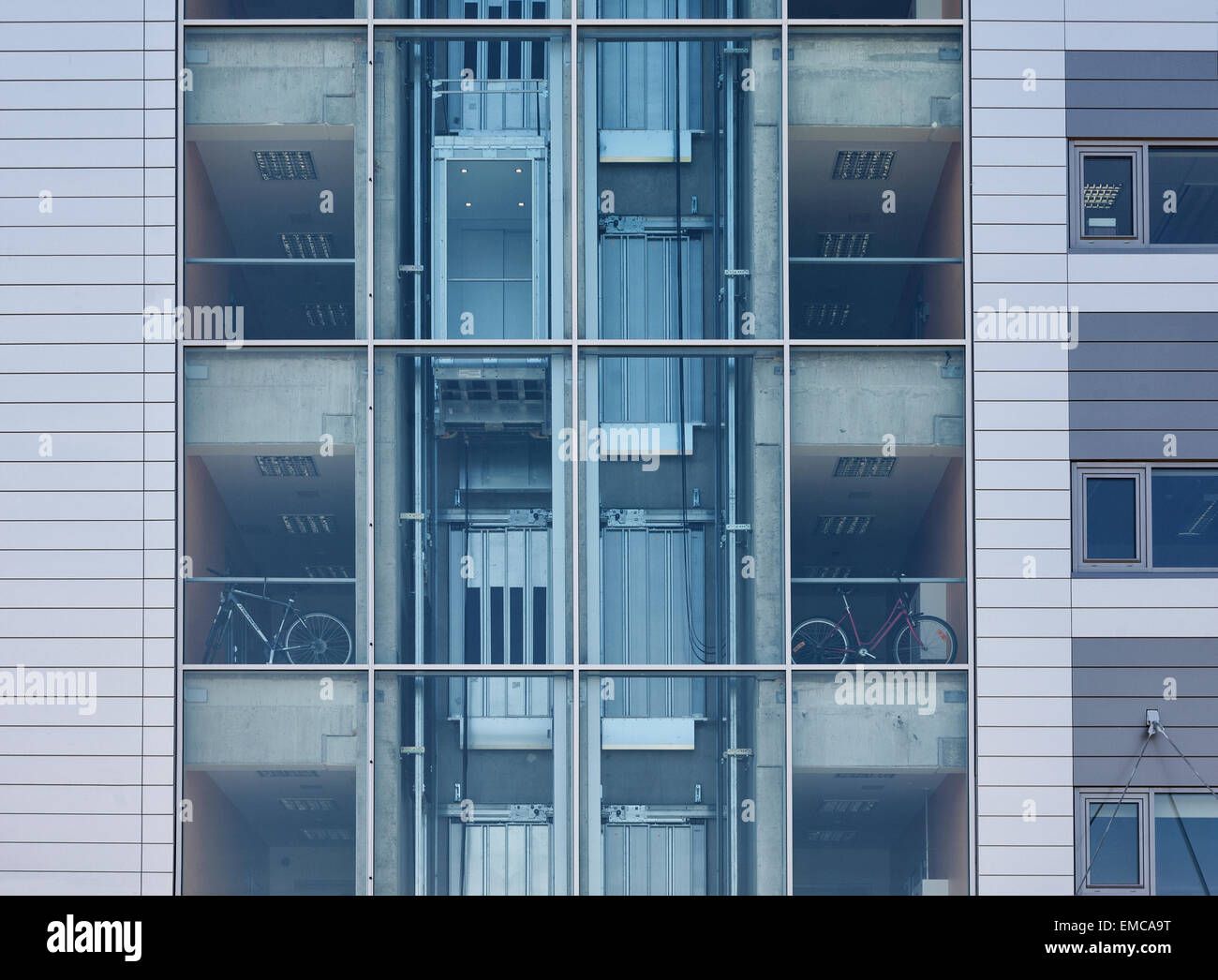 L'Estonie, Tallinn, façade d'un bâtiment moderne Banque D'Images