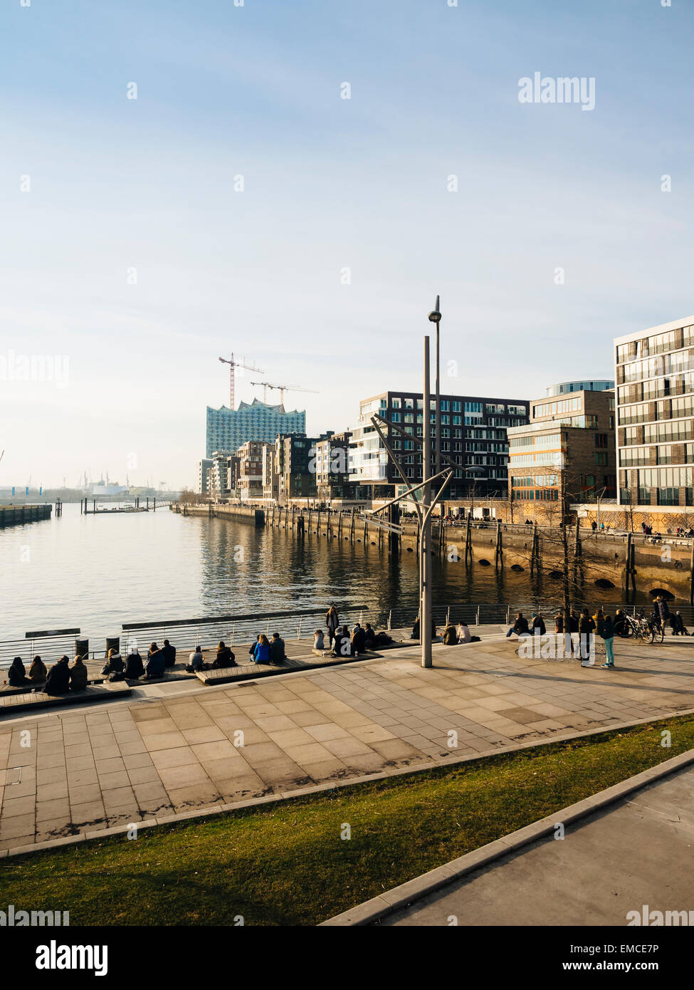 Allemagne, Hambourg, vue depuis les terrasses de Marco Polo à Hafencity avec Elbphilharmonie Banque D'Images