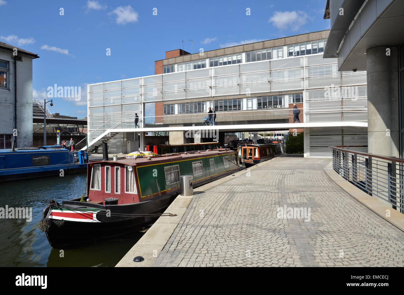 Du bassin de Paddington Paddington sur le bras du Grand Canal de Jonction à Londres. Banque D'Images