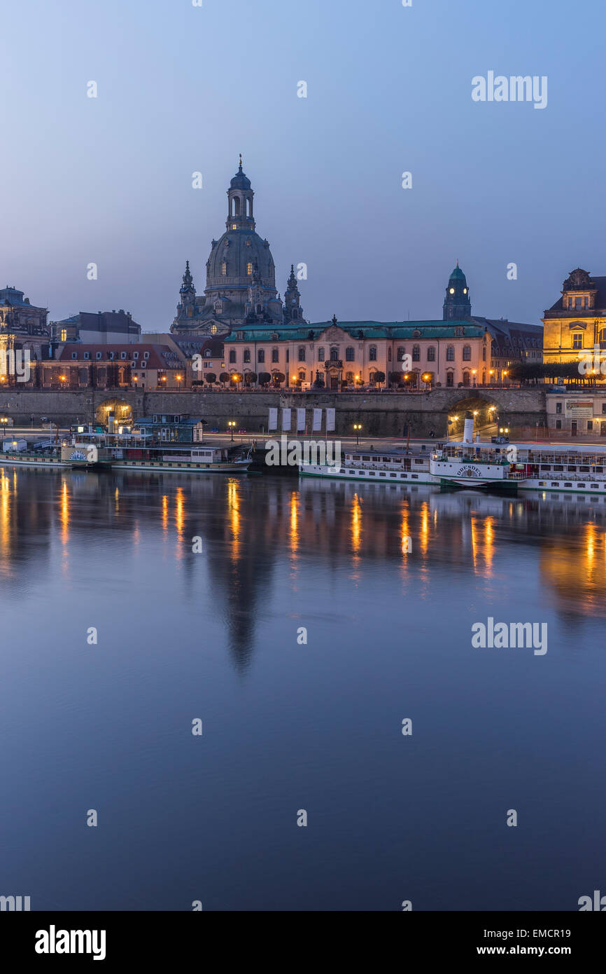 Allemagne, Dresden, vue de Dresde Frauenkirche et Sekundogenitur le matin Banque D'Images
