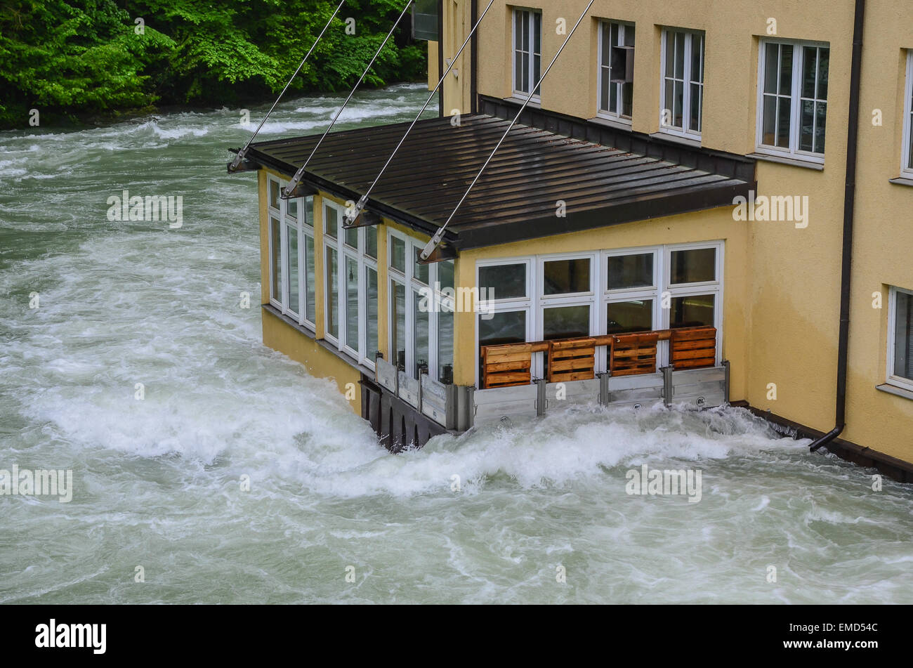 Gmund papetiers site de production à l'inondation de la rivière Mangfall Banque D'Images