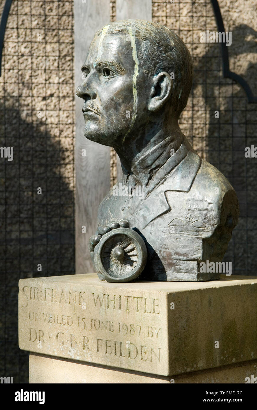 Sir Frank Whittle inventeur du moteur à réaction. Memorial stature Lutterworth Leicestershire. Angleterre 2010s UK 2015 HOMER SYKES Banque D'Images