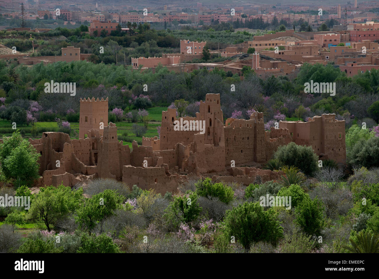 Vieille Kasbah, faite de paniers-terre, en El Kelaa M'Gouna, le Dadès. Haut Atlas, Maroc. Banque D'Images