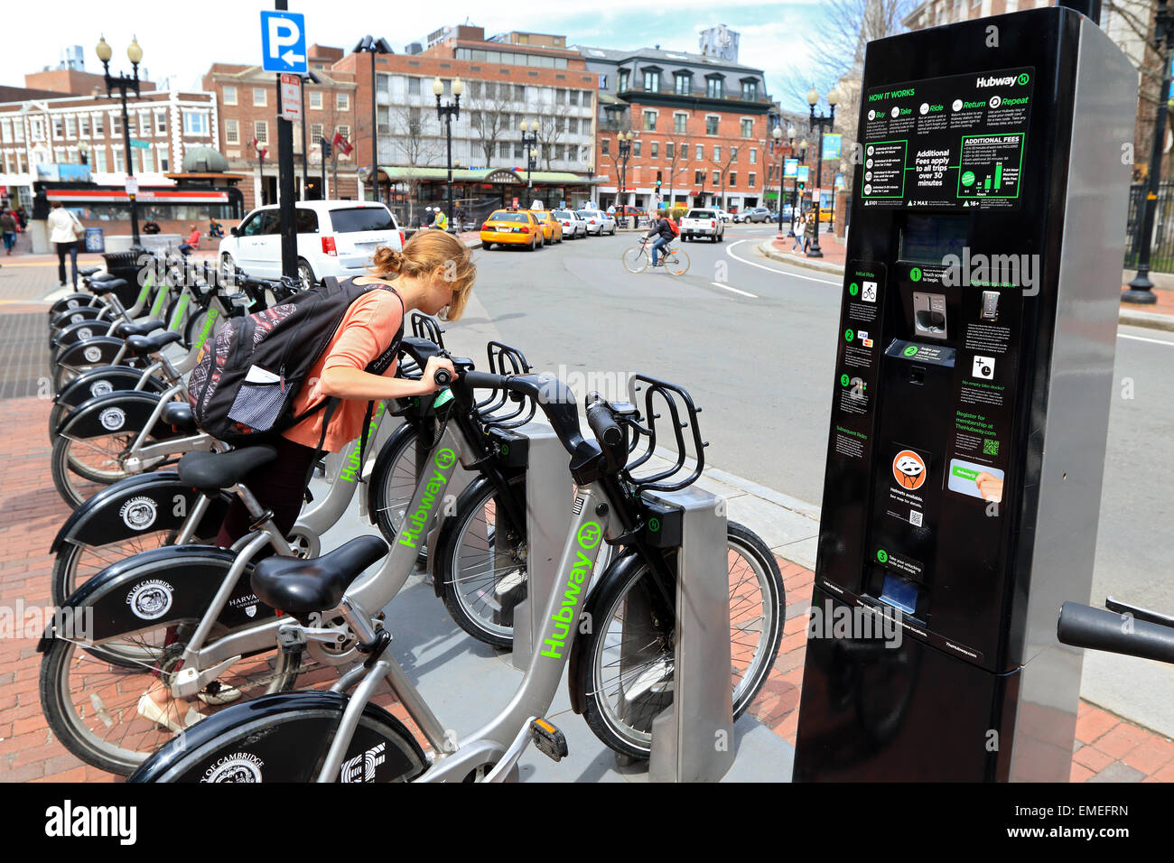 Vélo de ville de Cambridge. Boston Hubway location disponible pour les touristes et les étudiants de Harvard. Banque D'Images