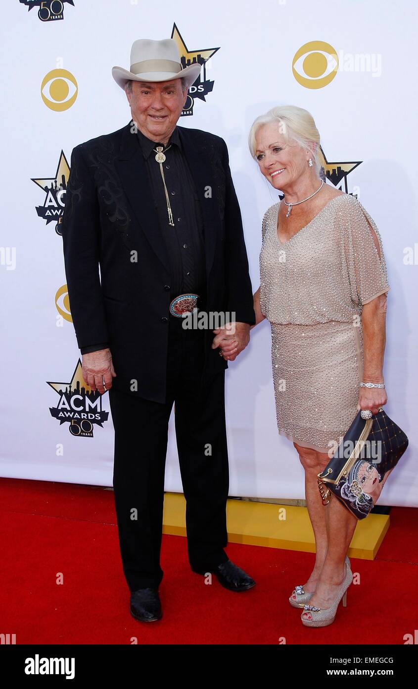 Arlington, TX, États-Unis. Apr 19, 2015. Jim Ed Brown aux arrivées pour 50e Academy of Country Music Awards 2015 (ACM) - Partie 3, Arlington Convention Center, Arlington, TX, le 19 avril 2015. © MORA/Everett Collection/Alamy Live News Banque D'Images