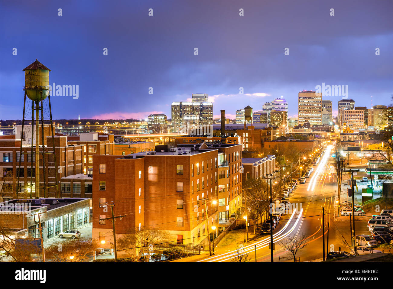 Richmond, Virginie, USA Centre-ville paysage urbain sur la rue Main. Banque D'Images