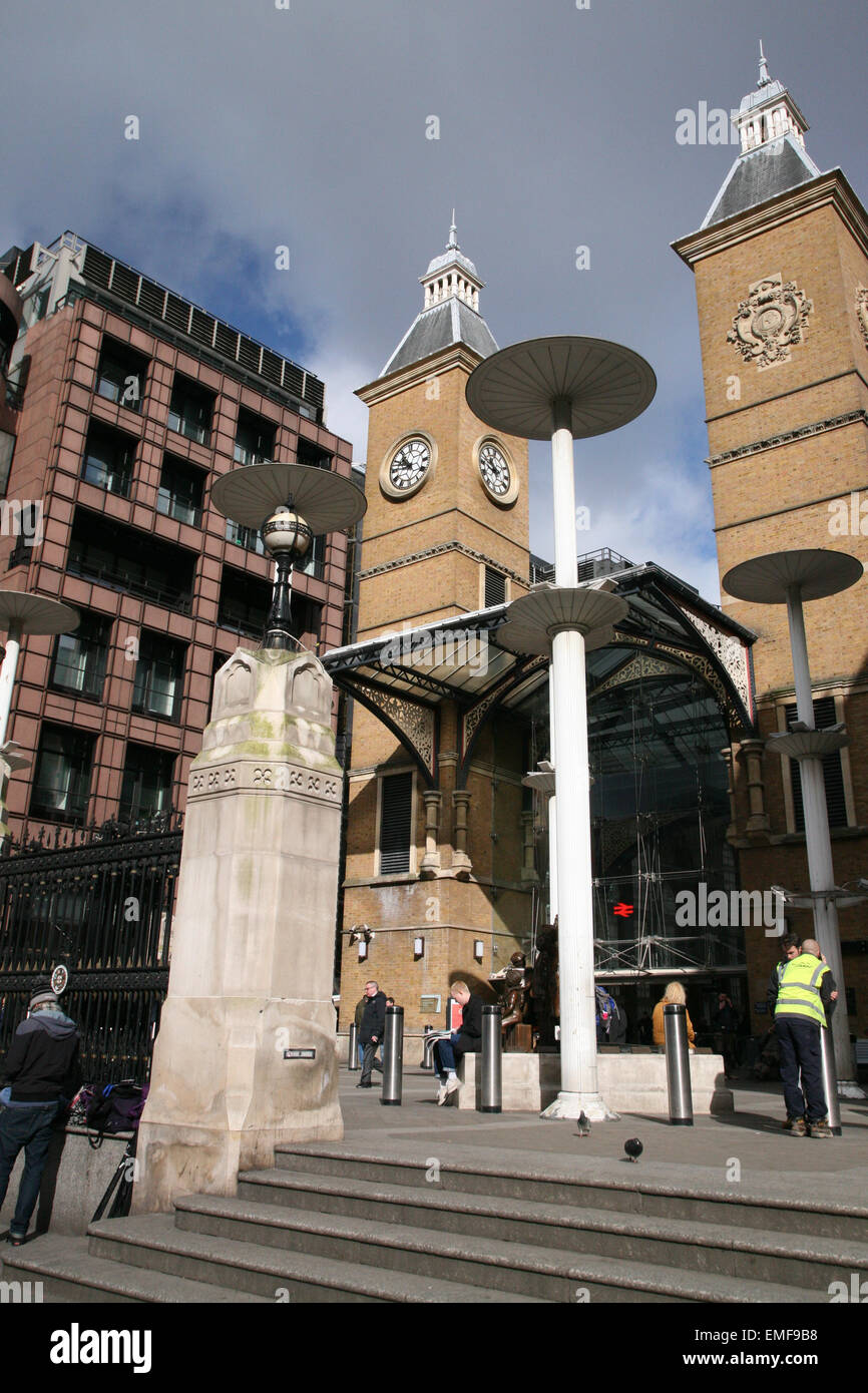 Tour de l'horloge à la gare de Liverpool Street, London, England, UK. Banque D'Images
