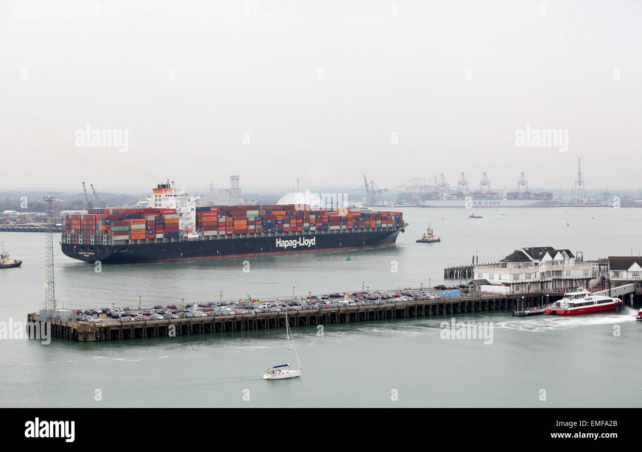 Porte-conteneurs Houston à Southampton Docks en Express Banque D'Images