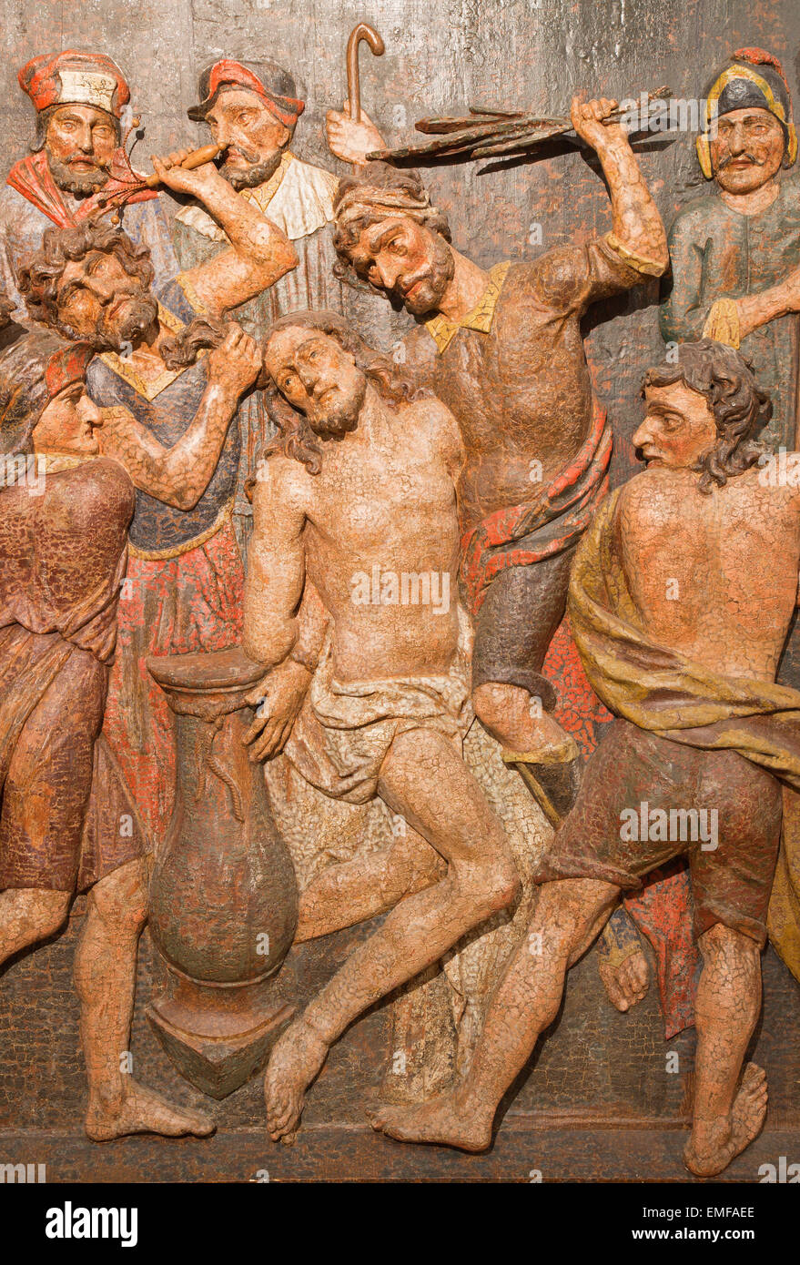 BANSKA Stiavnica, Slovaquie - 5 février 2015 : Le relief sculpté de flagellation comme la partie de Calvaire baroque Banque D'Images