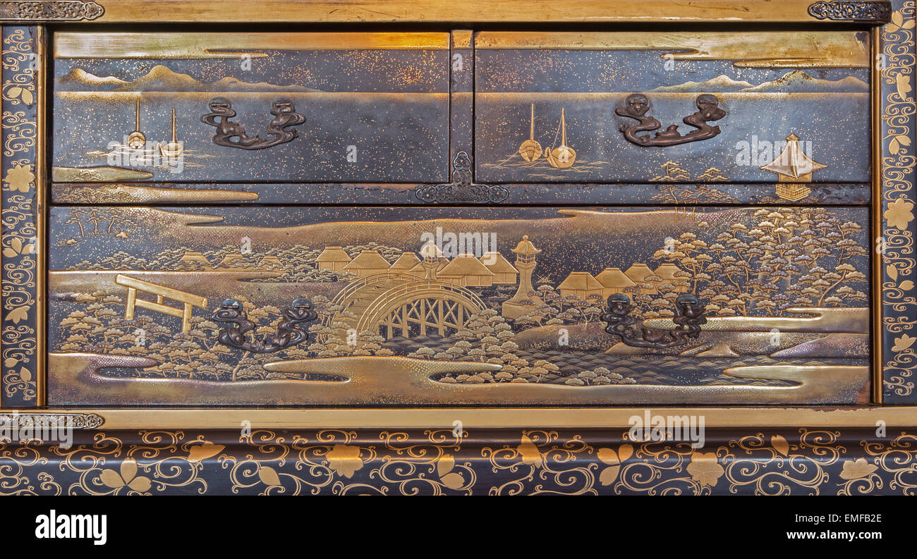 SAINT ANTON, SLOVAQUIE - février 26, 2014 : Detial de meubles dans le salon chinois de 19. 100. Dans palace Saint Anton. Banque D'Images