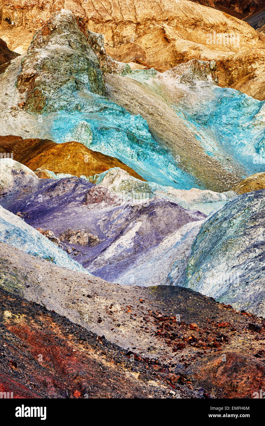 L'oxydation de plusieurs métaux différents a créé la palette de l'artiste dans la Death Valley National Park. Banque D'Images