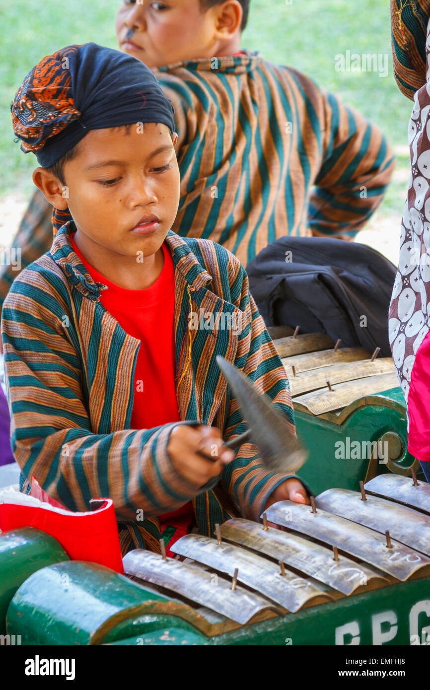 École de musique. Temple Hindou de Prambanan. Centre de Java. L'Indonésie, l'Asie. Banque D'Images