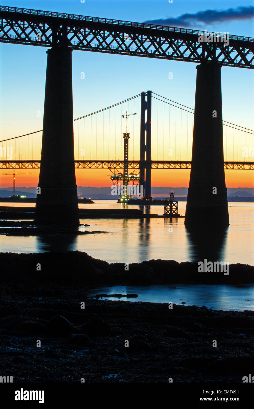 3 générations de pont sur le Forth Estuary Banque D'Images