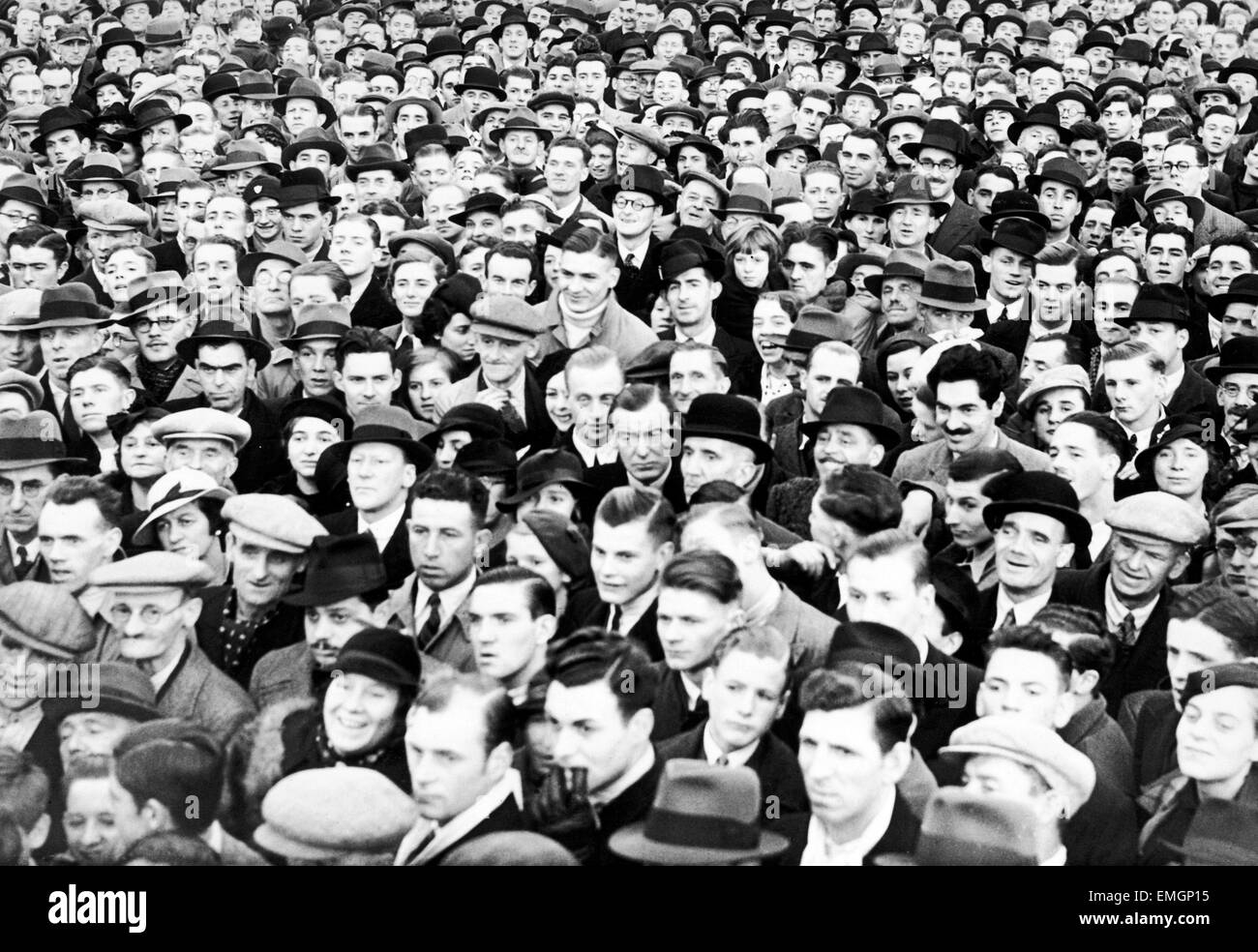 Une section de la foule immense qui se sont réunis pour entendre les orateurs de la manifestation dans les marcheurs de Jarrow Hyde Park. Banque D'Images