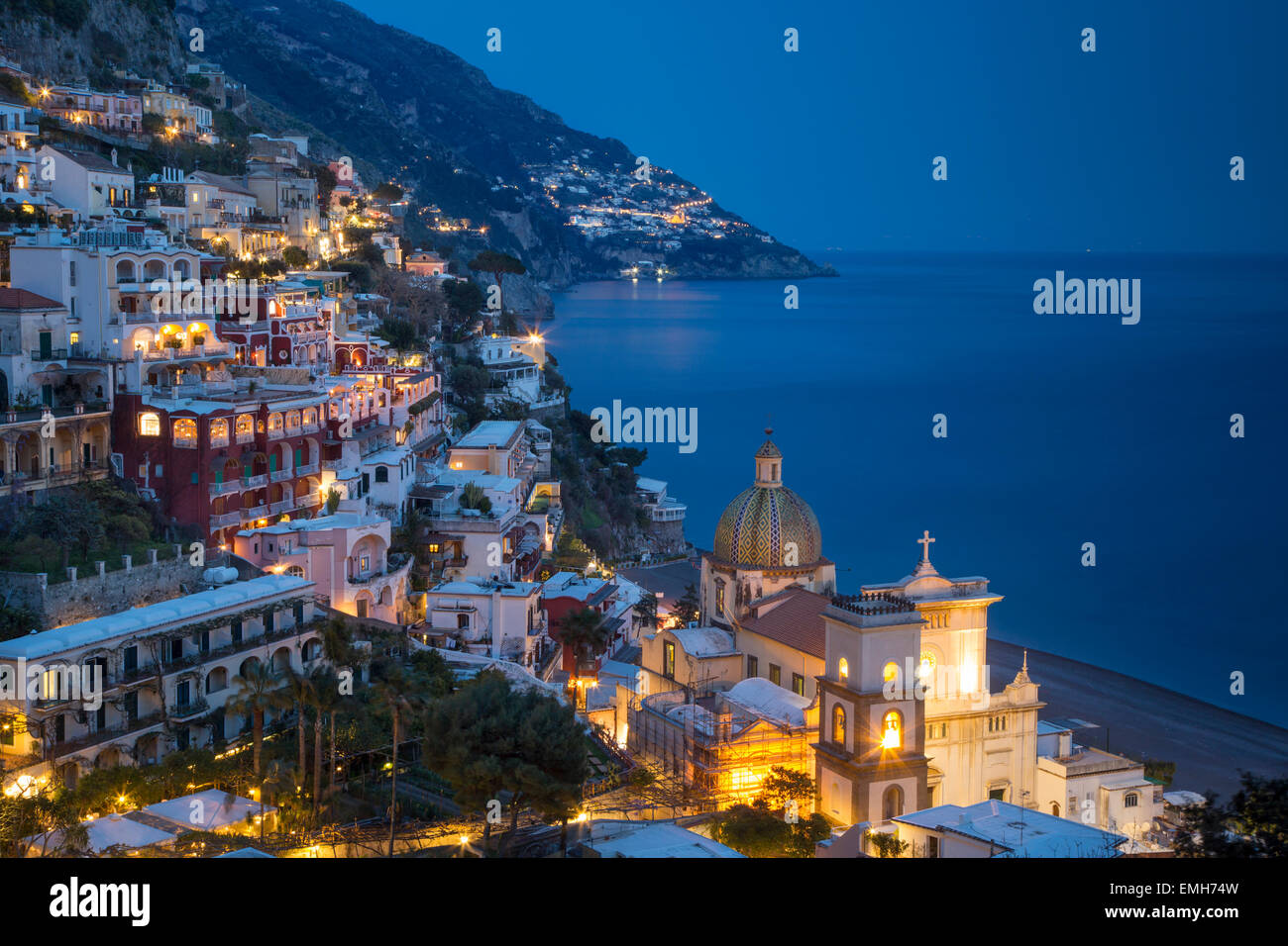 Plus de crépuscule sur la Côte d'Amalfi, Positano, Campanie, Italie Banque D'Images