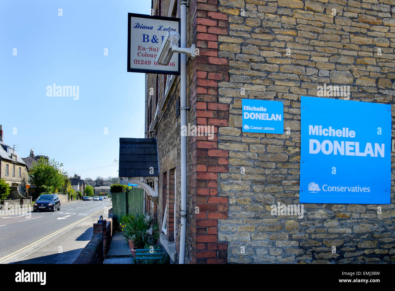 Chippenham, UK. 21 avril, 2015. Une affiche de campagne pour le parti conservateur 2015 candidat parlementaire Michelle Donelan est photographié à Chippenham. Les libéraux-démocrates a gagné le Chippenham siège dans le 2010 avec une majorité 0f 2470 (4,7  %), le siège est considéré comme marginal et est un grand objectif pour les conservateurs. Credit : lynchpics/Alamy Live News Banque D'Images