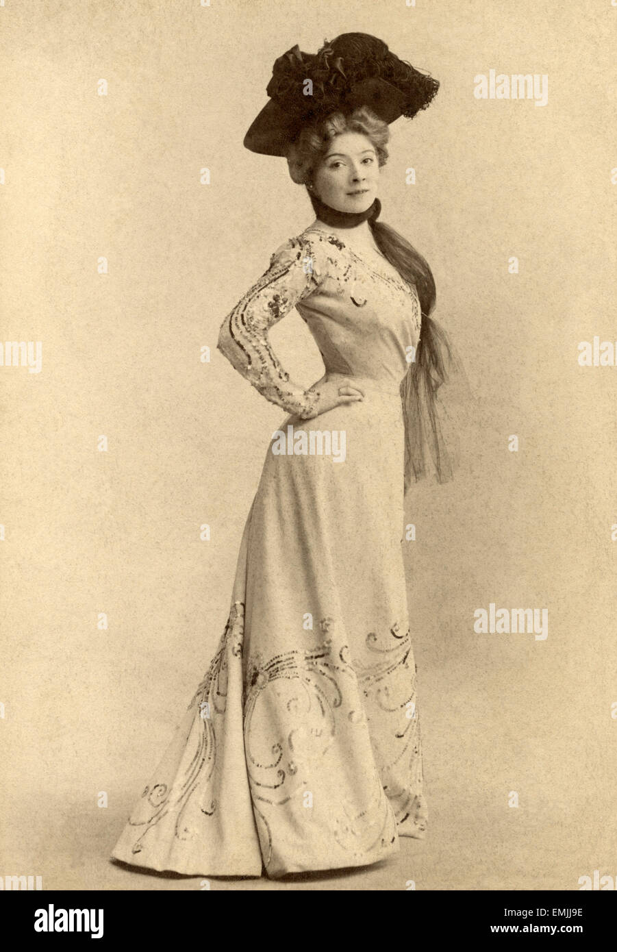 L'actrice française Amélie Dieterle, Portrait, Reutllnger, Paris, France, vers 1898 Banque D'Images