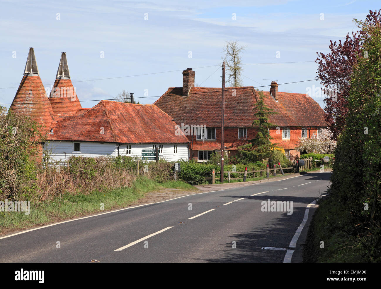 Kentish Oast Houses, Kent, Royaume-Uni. Scène traditionnelle de la campagne du Kent. Banque D'Images