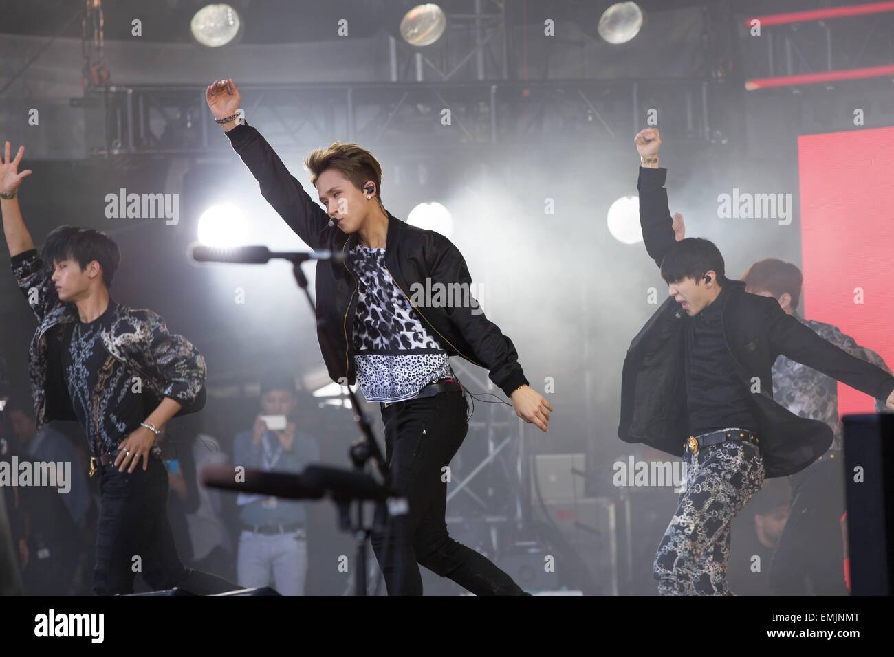 Bande de garçon de la Corée du Sud 3 Paardekens exécute pendant le Global Citizen 2015 Concert du jour de la terre sur le National Mall, le 18 avril 2015 à Washington, DC. Banque D'Images