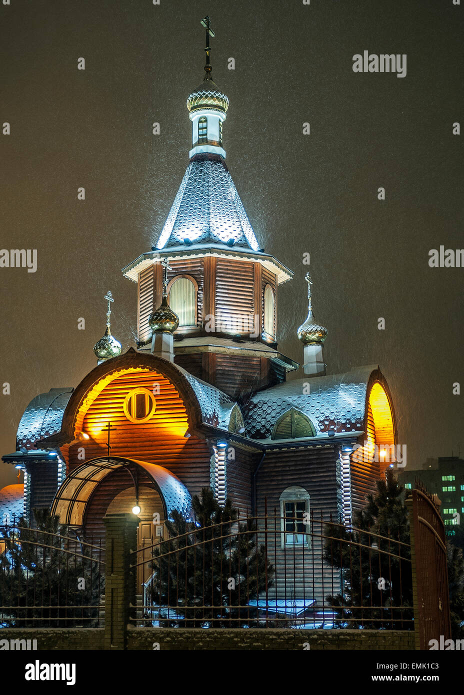 La Russie, Rostov-sur-Don, l'église de Saint Georges le Victorieux - nuit de Noël , blizzard . Banque D'Images