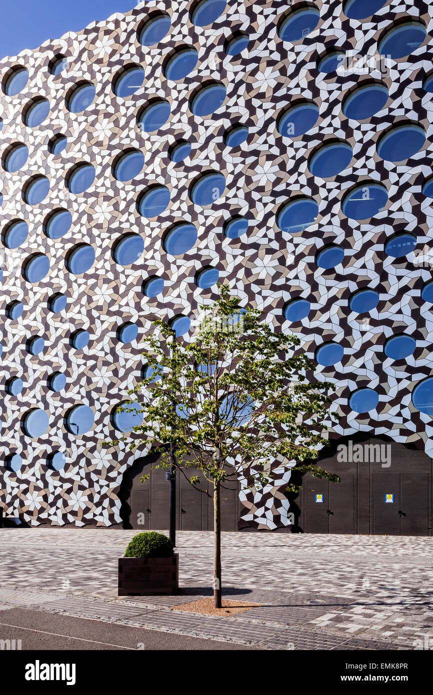 Façade de la Ravensbourne College of Design et de la Communication, Greenwich, London, England, United Kingdom Banque D'Images