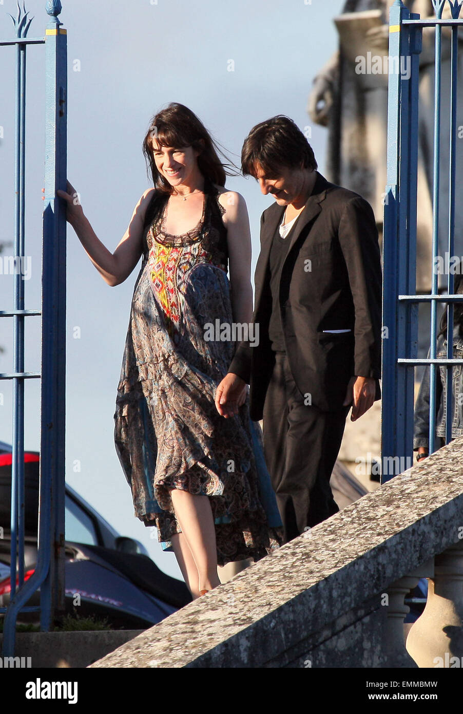 02 Juillet 2011 Paris Yvan Attal Et Femme Actrice Chanteuse Francaise Charlotte Gainsbourg Enceinte Au Mariage De Paul Boujenah A Meudon Pres De Paris France Photo Stock Alamy