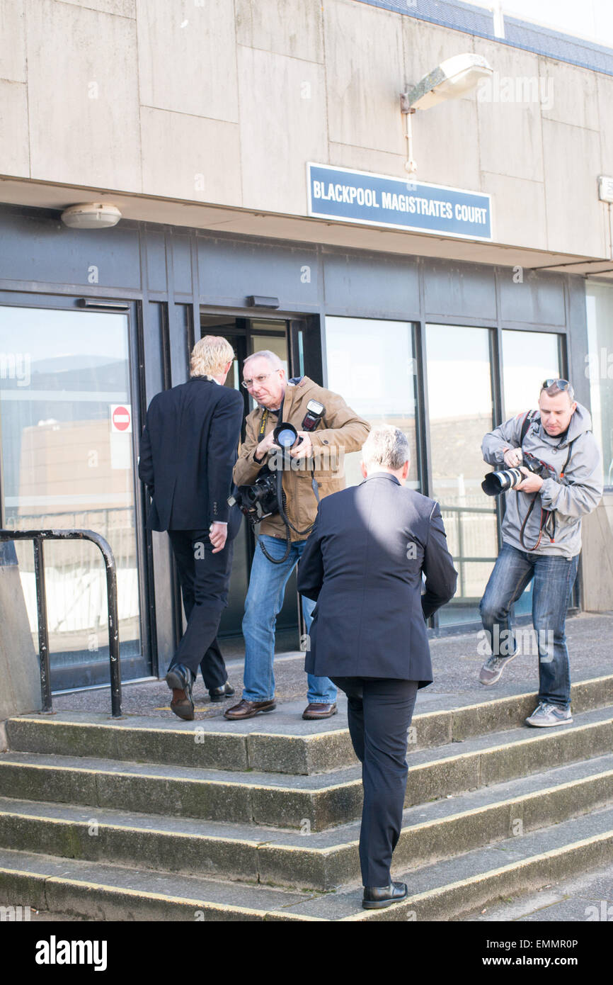 Blackpool, Royaume-Uni 22 avril 2015. news, Ex joueur de Colin Hendry arrive à Blackpool magistrates court sur une accusation d'ivresse. L'ancien joueur international écossais et Blackpool fc manager hastely fait son chemin à l'entrée de la cour : Crédit Gary Telford/Alamy Live News Banque D'Images