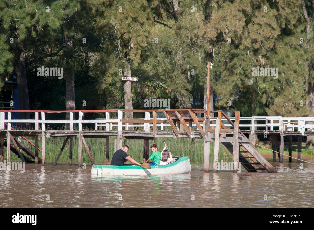 De l'aviron sur le delta du Rio Parana, Province de Buenos Aires, Argentine Banque D'Images