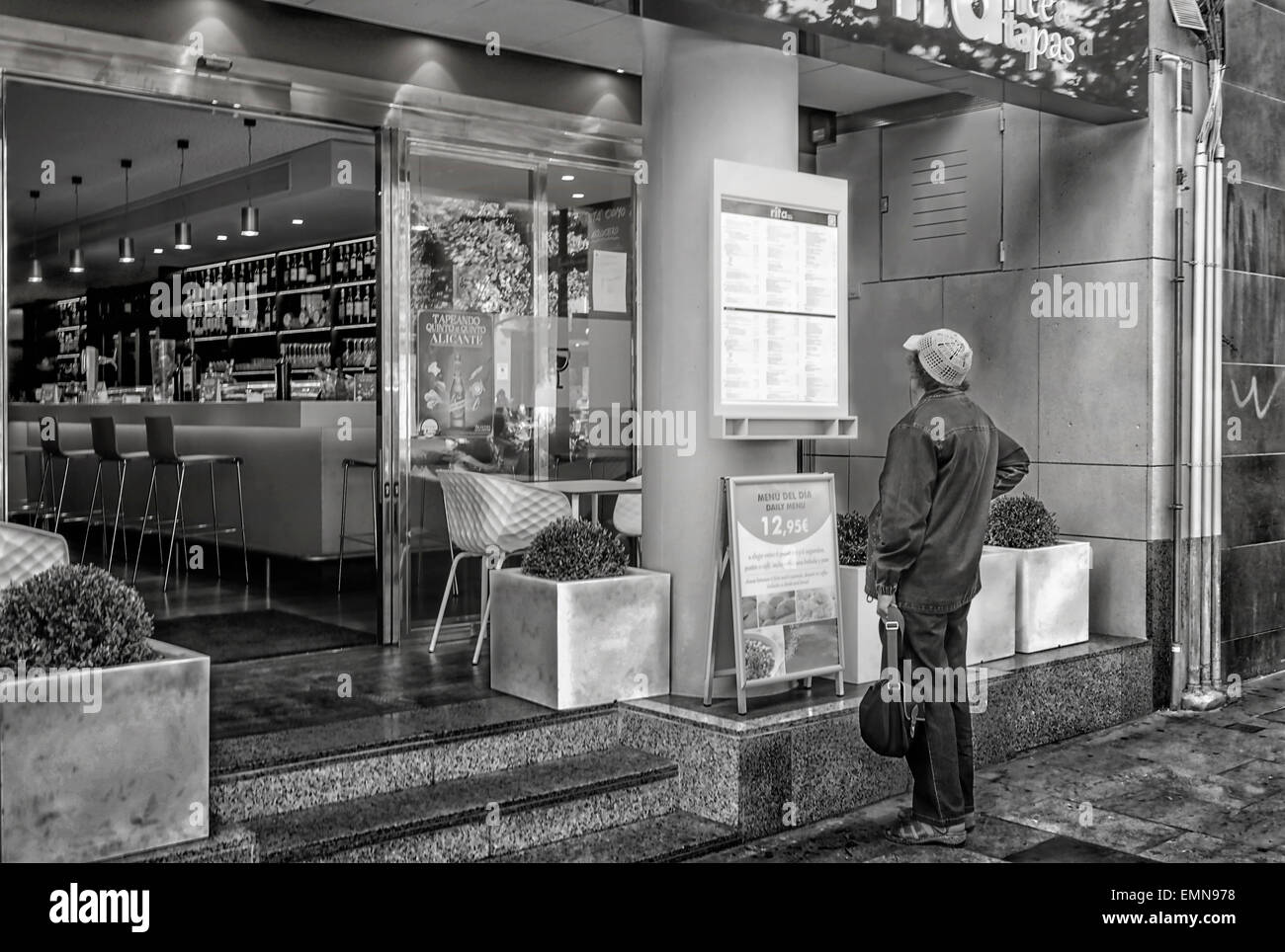 -Menu- Femme à Alicante (Espagne). Banque D'Images