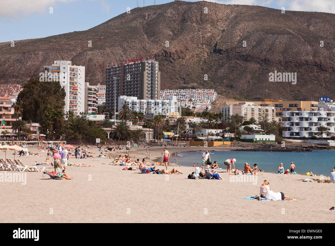 Plage et hôtels à Los Cristianos, Tenerife, Canaries, Espagne, Europe Banque D'Images